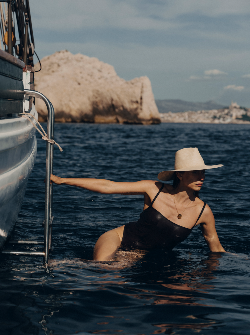 100% Straw Van Palma Pin Black Hat